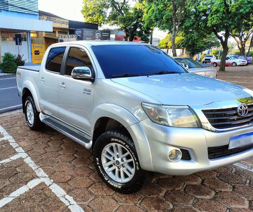TOYOTA HILUX 2.7 SR 4X2 CD 16V FLEX 4P AUTOMÁTICO